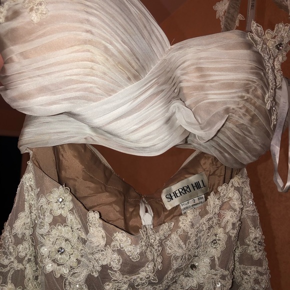 Prom/Sweet 16 gorgeous gown by Sherri Hill Size 2. - Picture 4 of 8